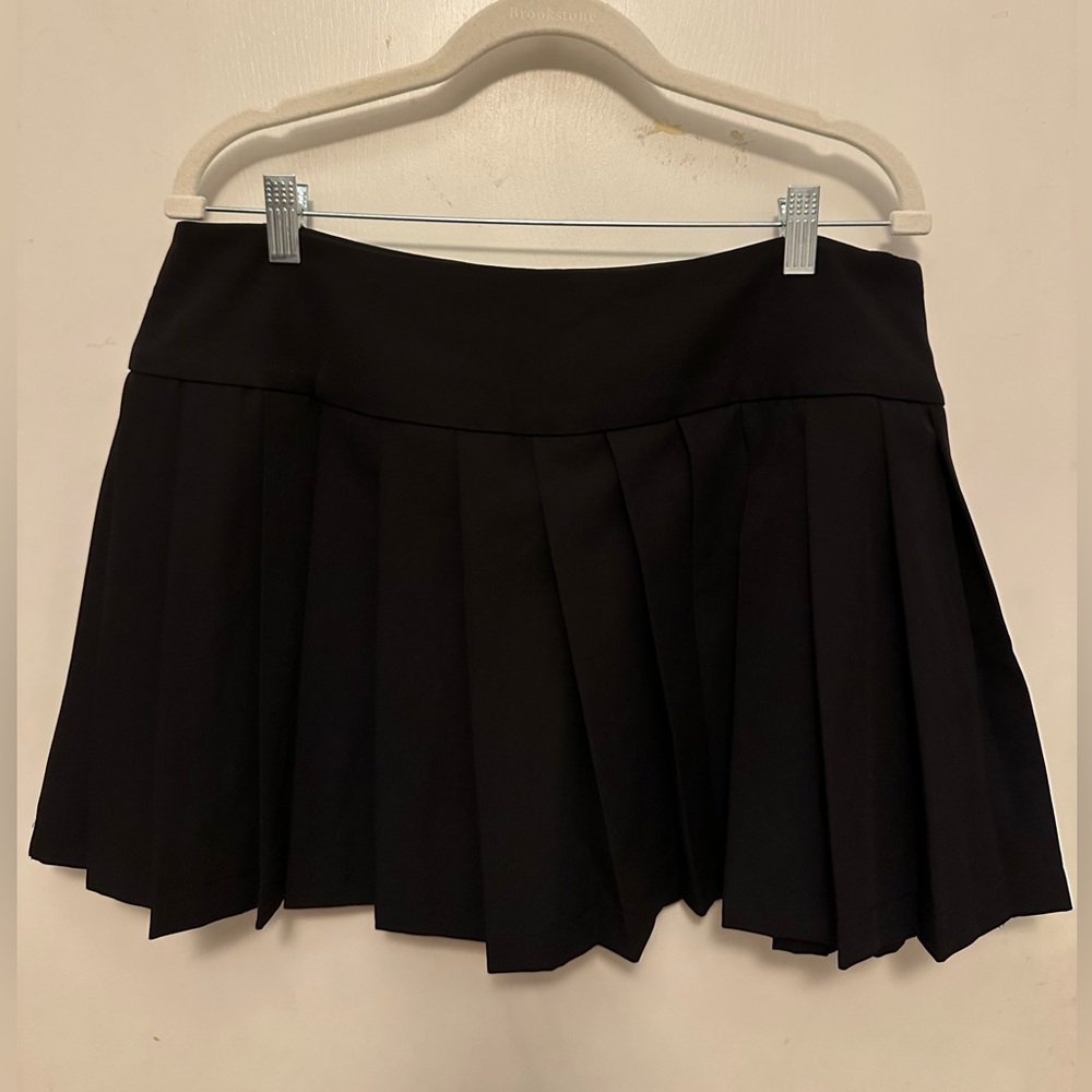 Elegant Black Pleated Skirt